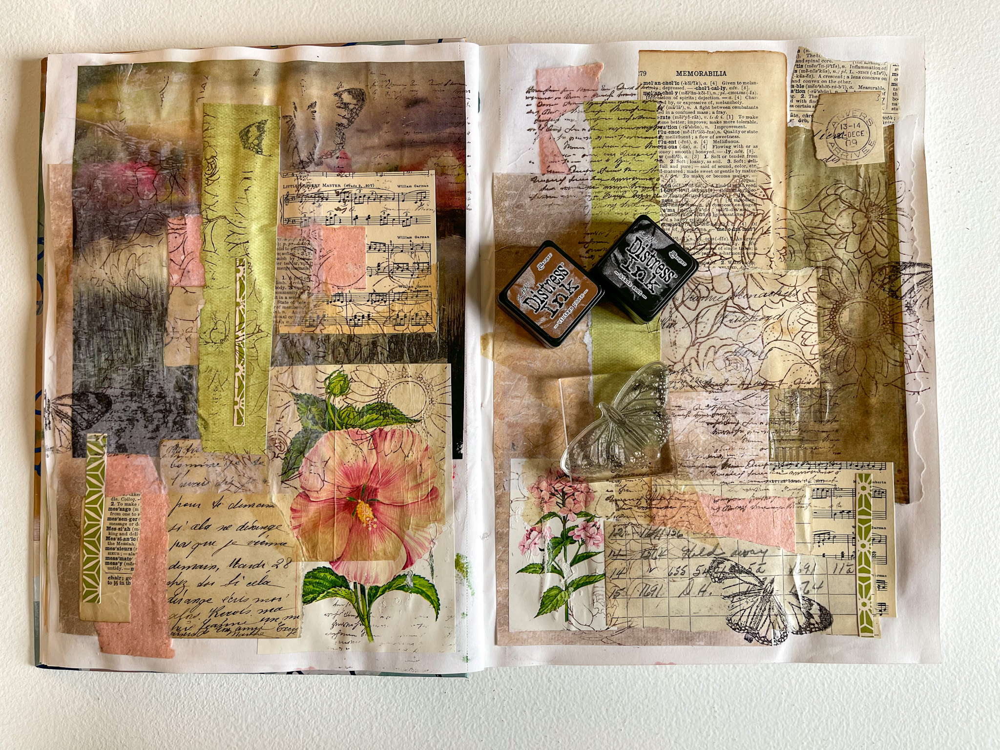 Difference Between Collage And Mixed Media